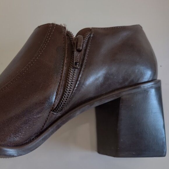 Ladies Brown High Heel Shoes - Picture 6 of 8